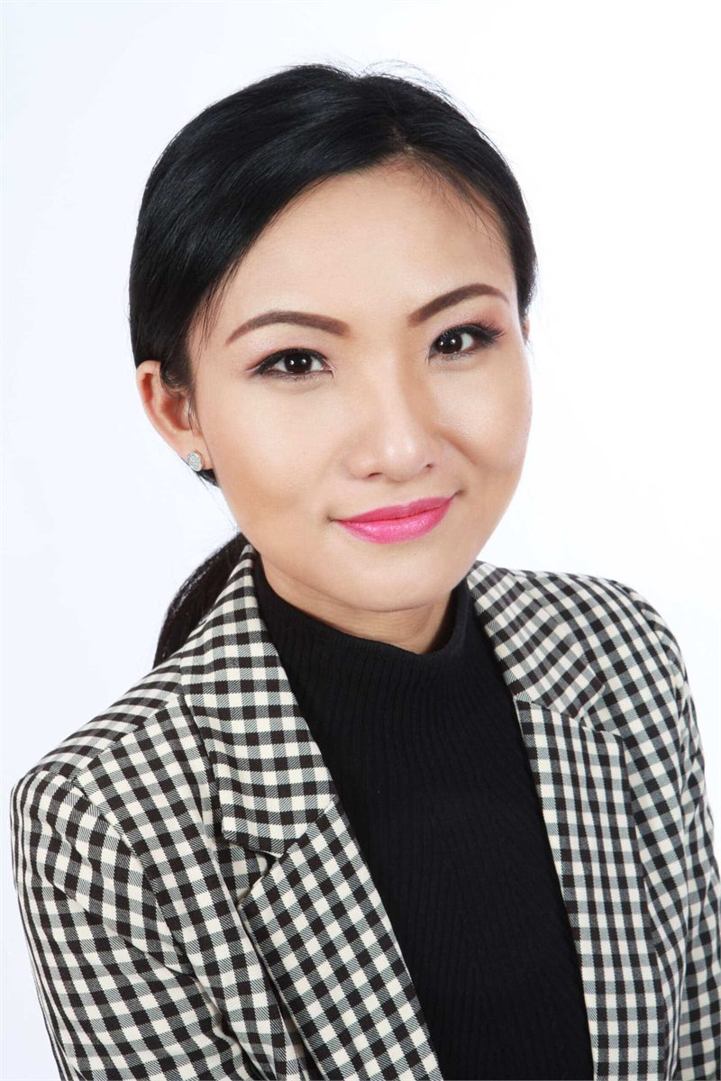 Professional headshot photographed at Studios4u