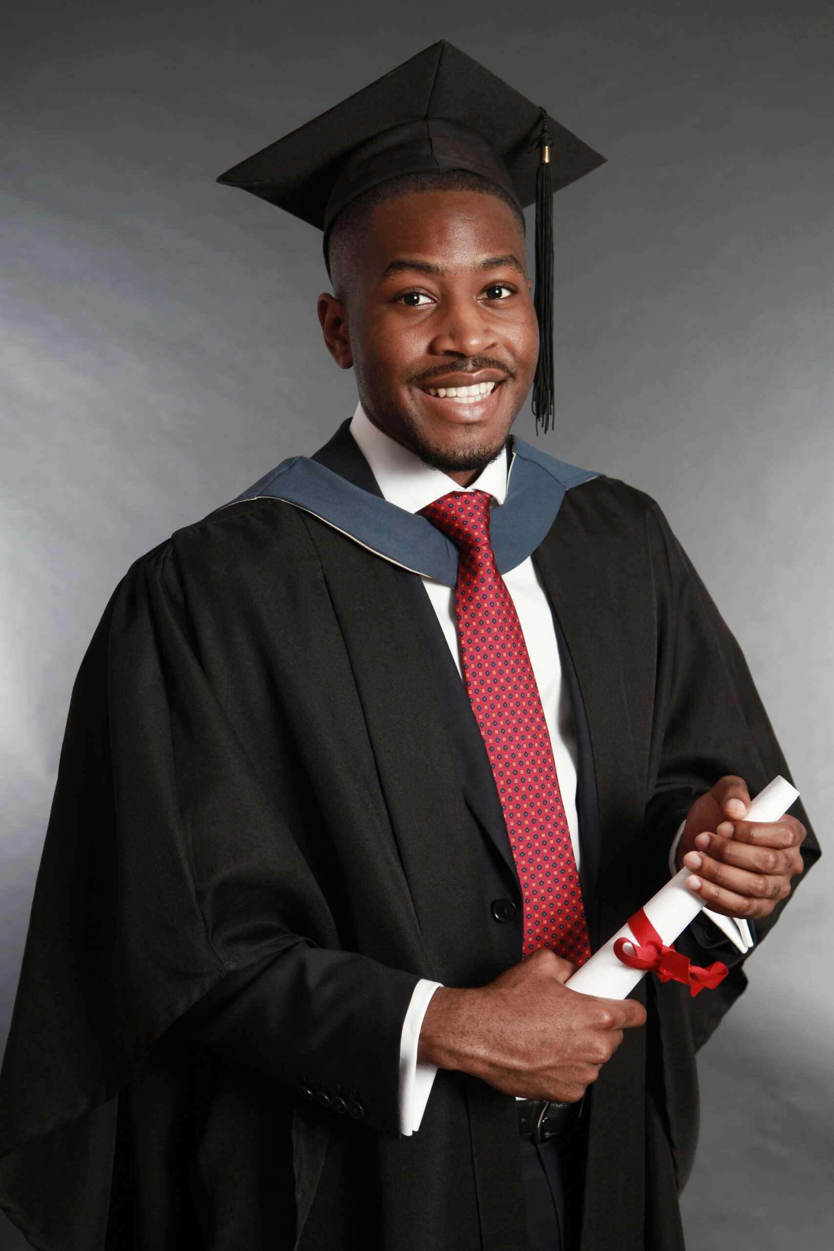 Graduation Studios ‣ TOP London Photographers ‣ FAB PRICES!!